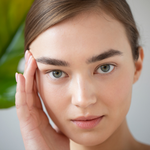 women eyebrow hair transplant