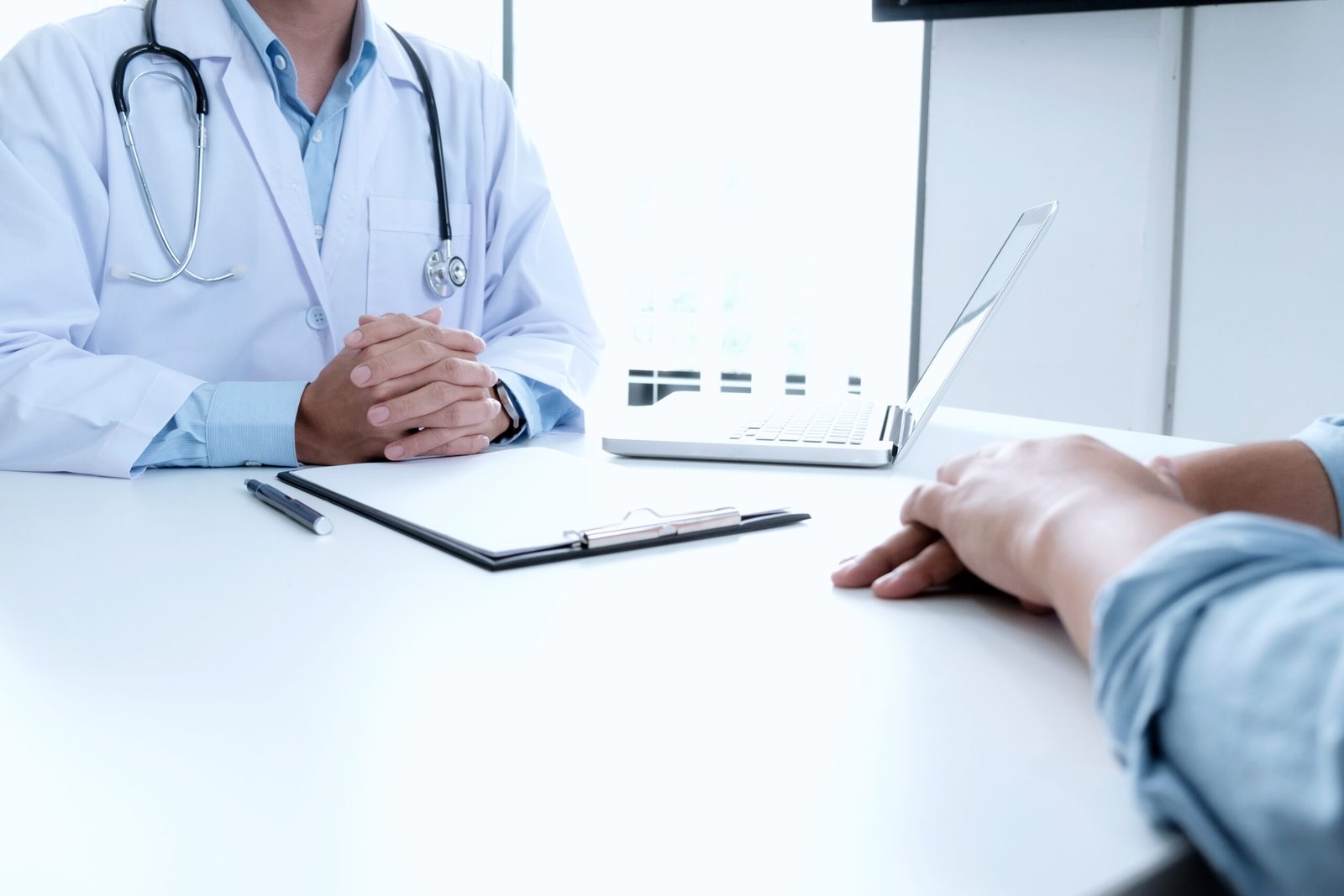 doctor patient scaled