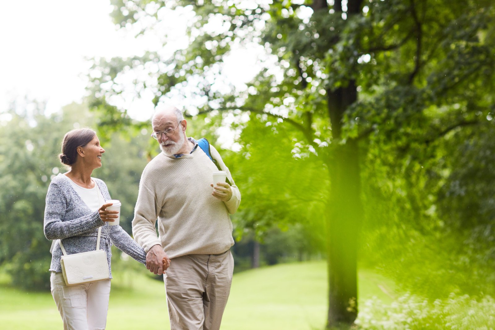 Is It Safe to Get a Knee Replacement in Thailand? Risks, Standards and How to Reduce Them 2 summer-walk