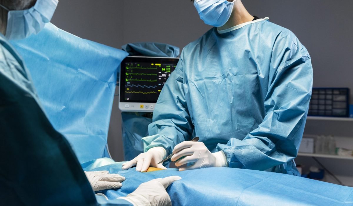 surgical-procedure-made-by-doctor